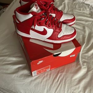 University red nike dunks